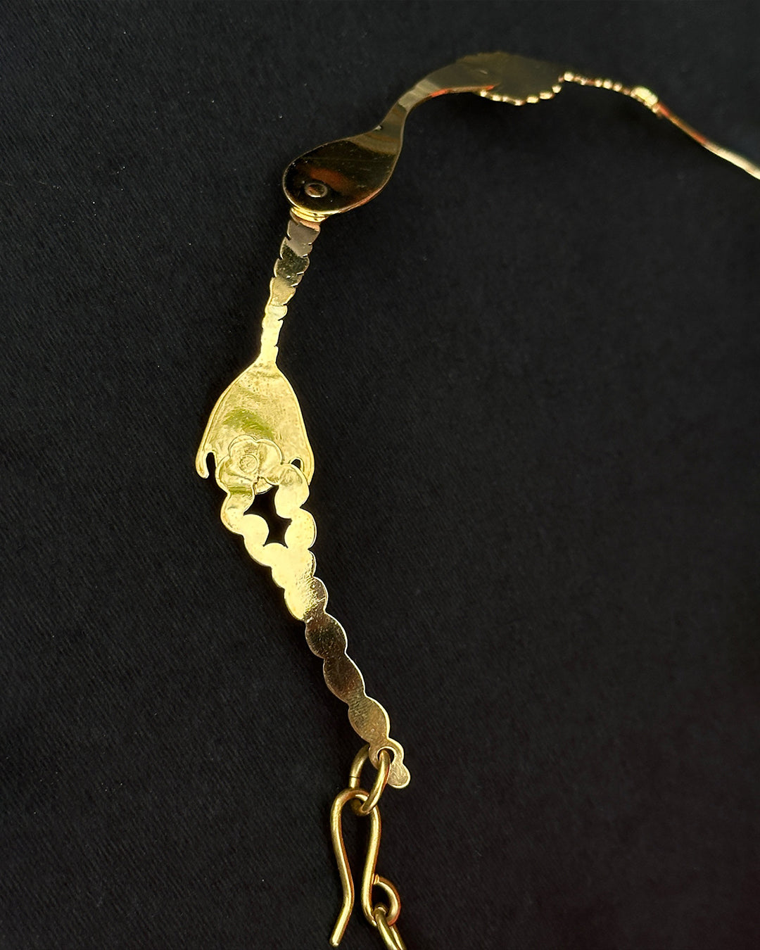 gargantilla monos de pernos