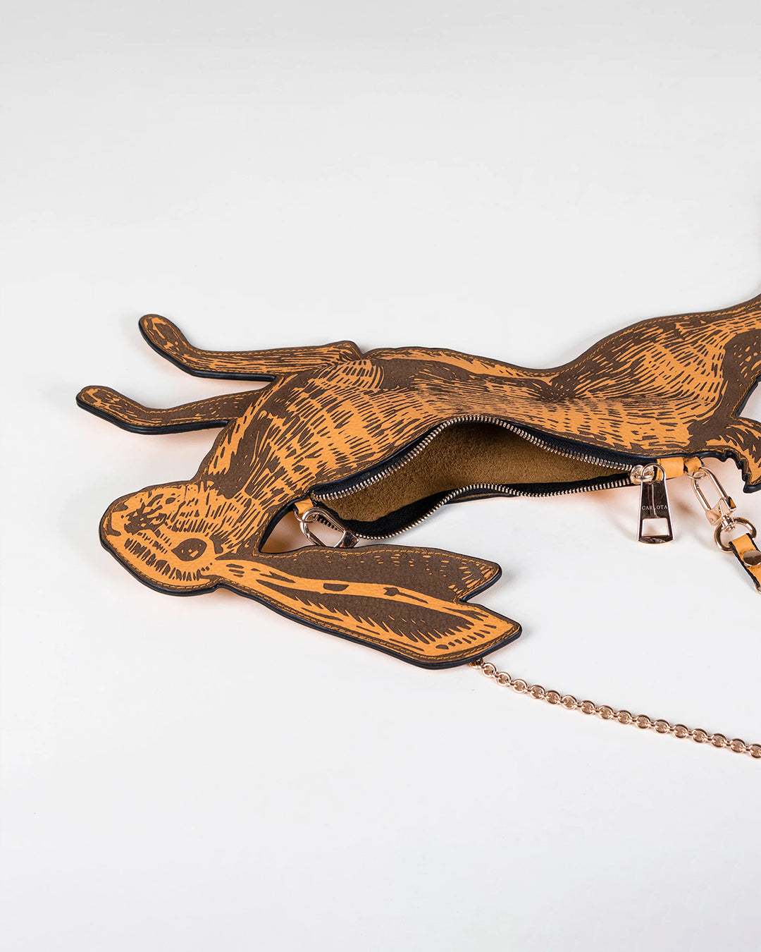 bolso liebre amarilla