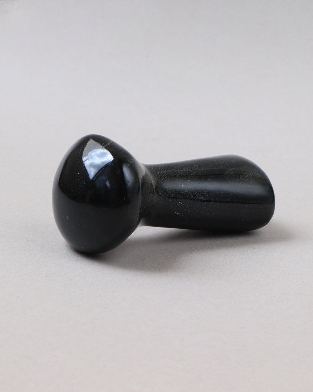Masajeador de obsidiana hongo