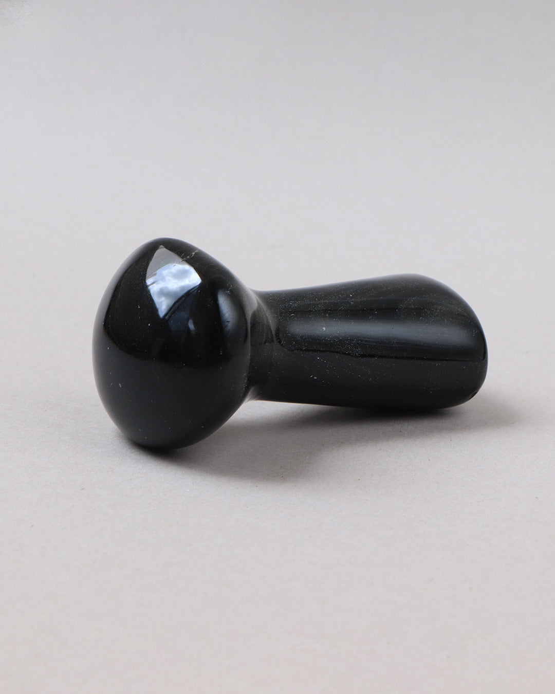 Masajeador de obsidiana hongo