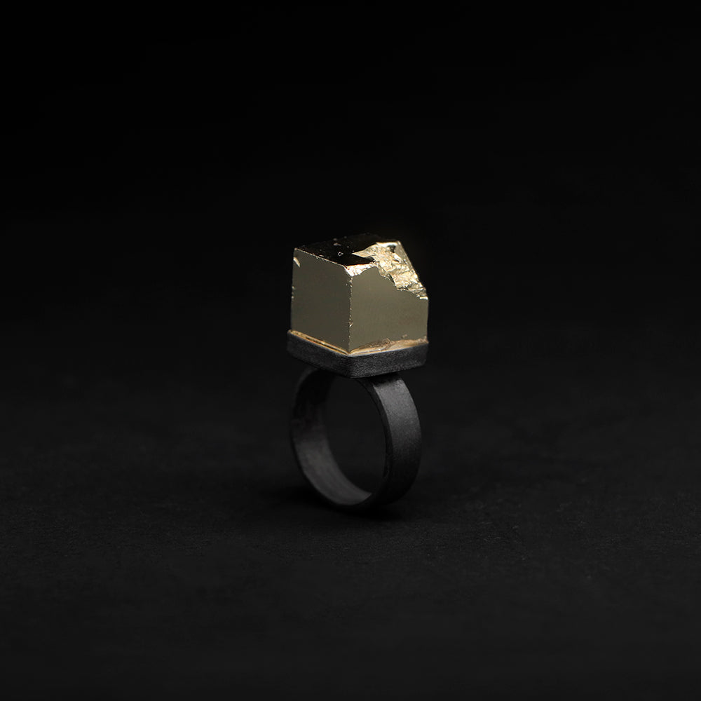 Anillo cubo de pirita