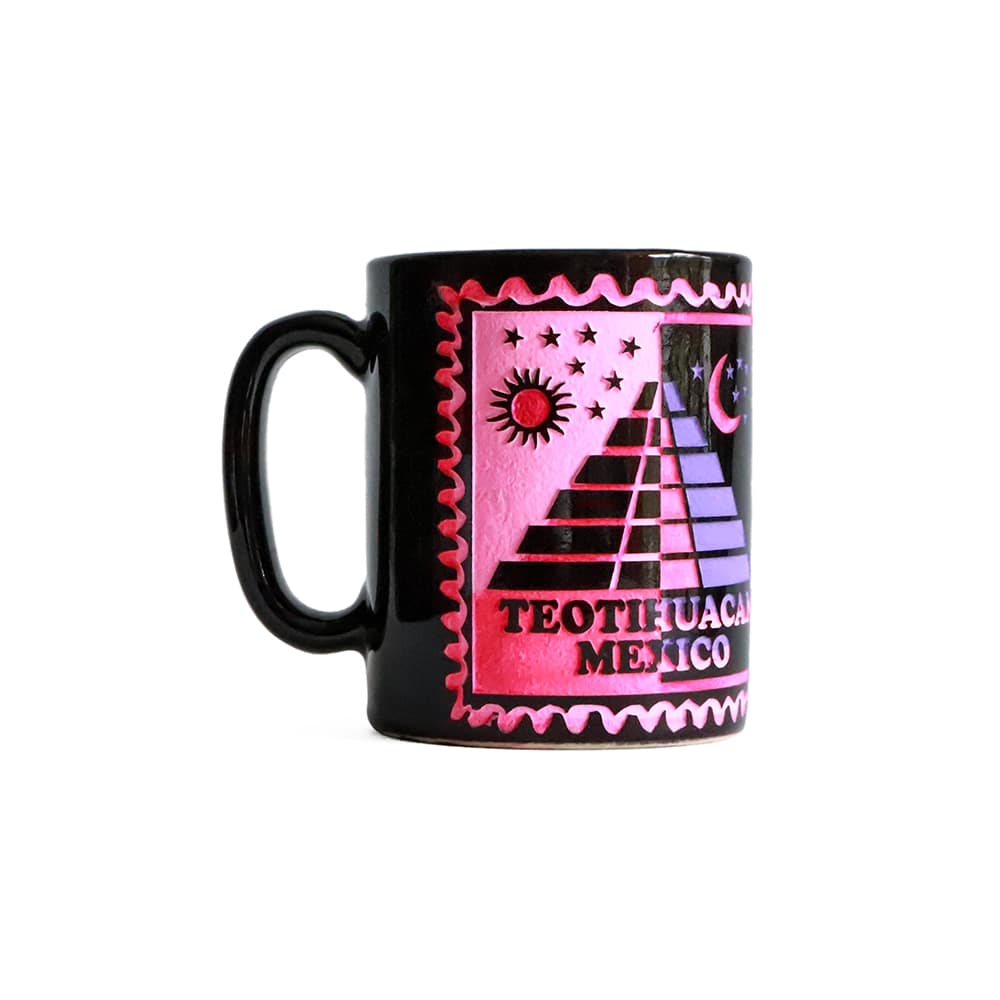 taza Teotihuacán Pirámide Sol y Luna rosa y lila